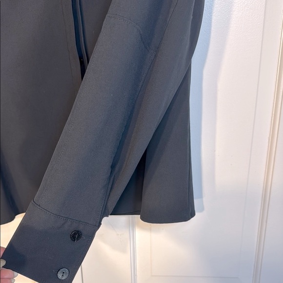 EUC Express Stretch Beautifully Detailed Black Women's Shacket Size 13/14 - Picture 5 of 10